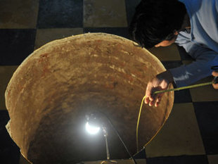 Guatemala City Sink Hole in Ladies bedroom