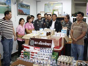 Mass raid on Pattaya Warehouse nets smuggled ciggarettes