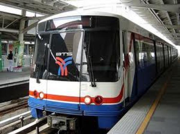 sky train in chiang mai